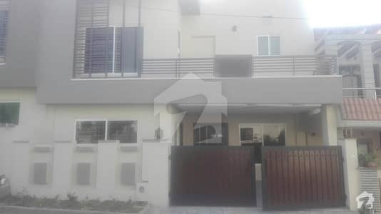 Here Is A Good Opportunity To Live In A Well-Built House Here Is A Good Opportunity To Live In A Well-Built House