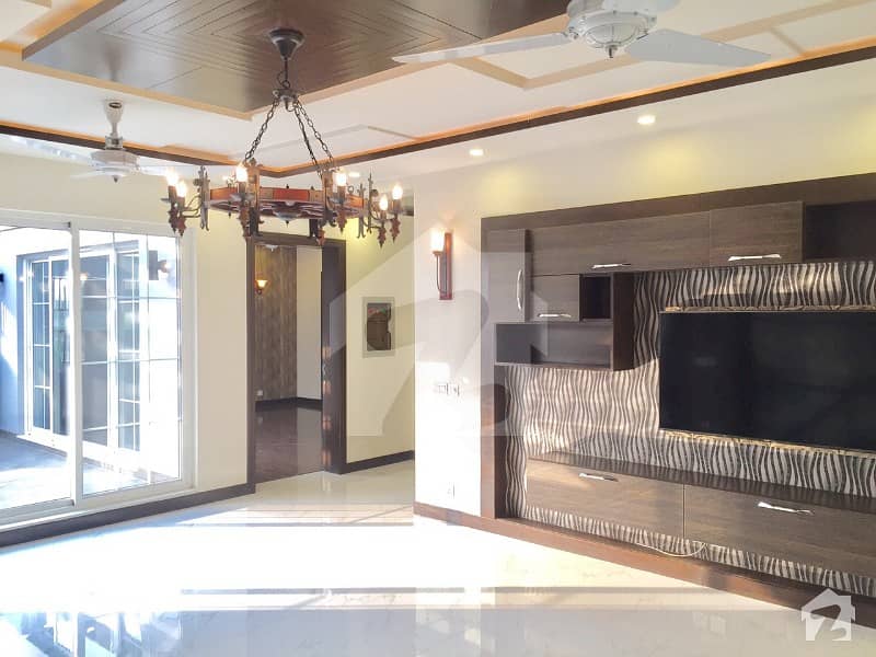 Modern Design 10 Marla Brand New Magnificent Bungalow For Rent Modern Design 10 Marla Brand New Magnificent Bungalow For Rent