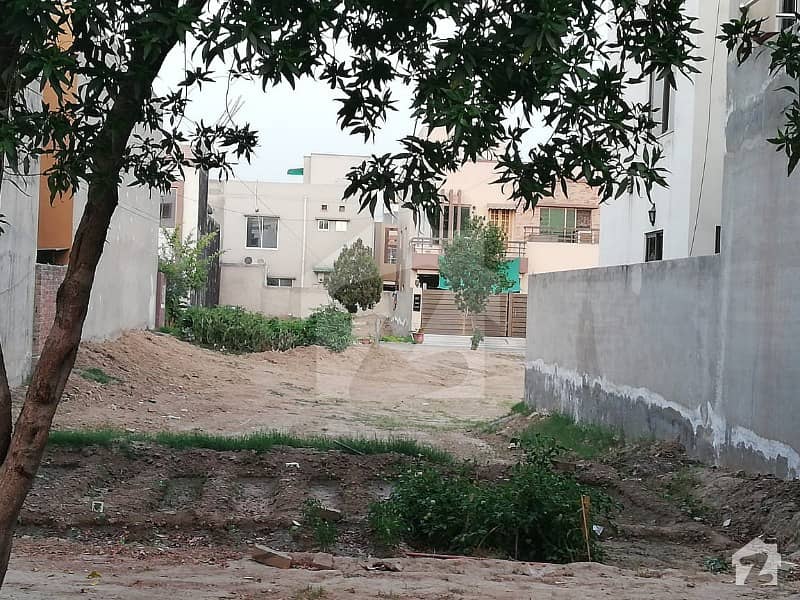 1 Kanal Corner Plot For Sale In Ee Block Bahria Town Lahore