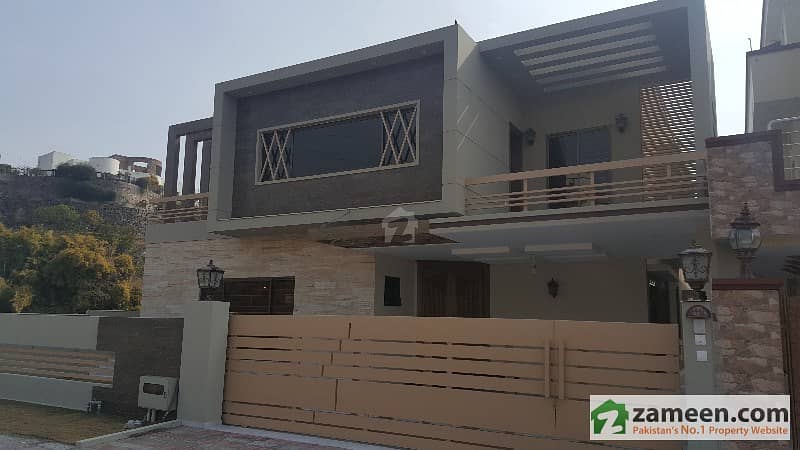 Beautiful Brand New 6 Bedroom 1 Kanal House