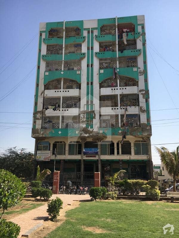 گلستانِِ جوہر ۔ بلاک 12 گلستانِ جوہر کراچی میں 2 کمروں کا 4 مرلہ فلیٹ 18 ہزار میں کرایہ پر دستیاب ہے۔