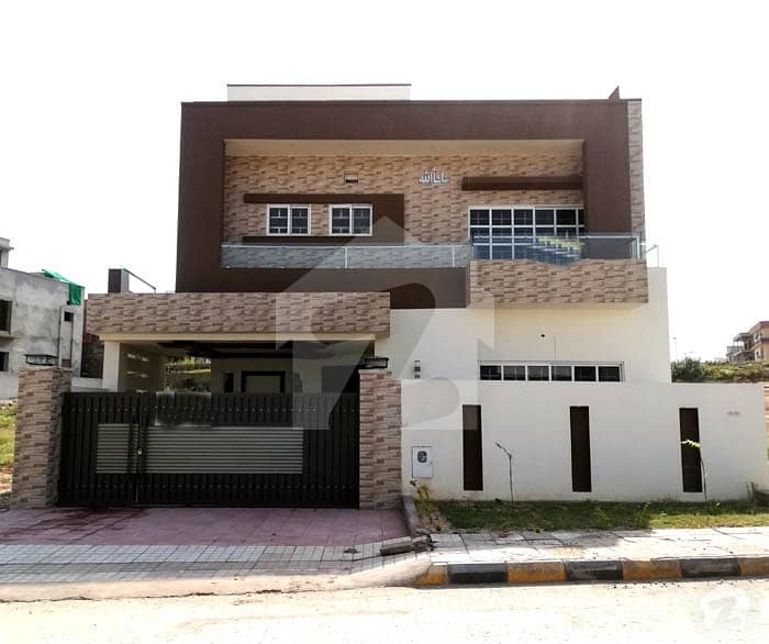 Bahria Town Phase 8 B Block 10 Marla Double Unit House  For Sale