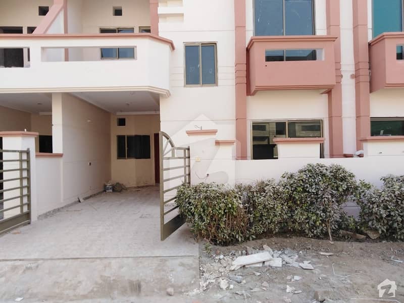 کلاسک ولاز کینال بینک روڈ ملتان میں 3 کمروں کا 4 مرلہ مکان 45 لاکھ میں برائے فروخت۔