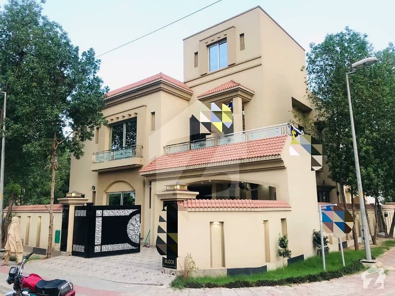 11.5 Marla Luxurious Corner Bungalow For Sale In Bahria Town Lahore