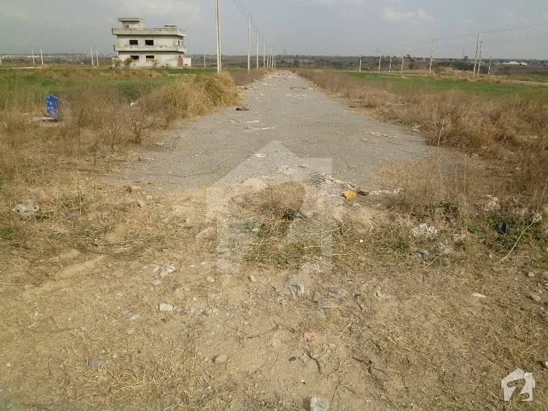 30x50 Commercial plot for sale in mumtaz city