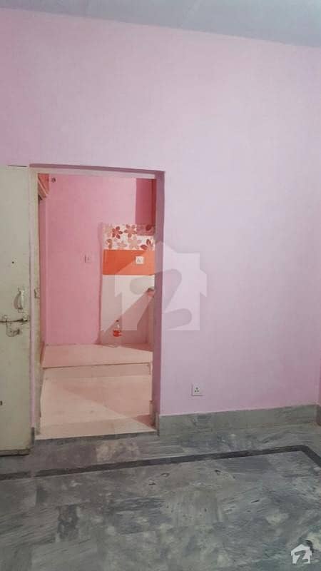 ماڈل ٹاؤن ۔ بلاک کیو ماڈل ٹاؤن لاہور میں 2 کمروں کا 2 مرلہ فلیٹ 12 ہزار میں کرایہ پر دستیاب ہے۔