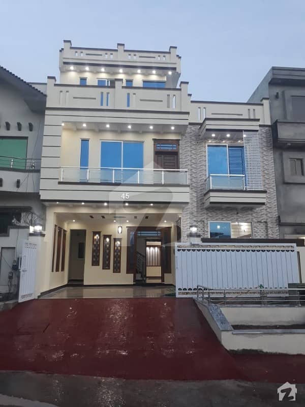 Islamabad G-13 - Brand New Beautiful House For Sale