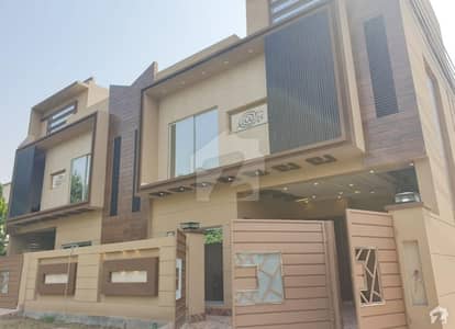 6 Marla Corner Facing Park Gated Area Very Hot Location Solid Construction 6 Marla Corner Facing Park Gated Area Very Hot Location Solid Construction