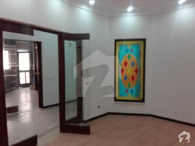 1 Kanal Beautiful Bungalow Available For Rent 1 Kanal Beautiful Bungalow Available For Rent