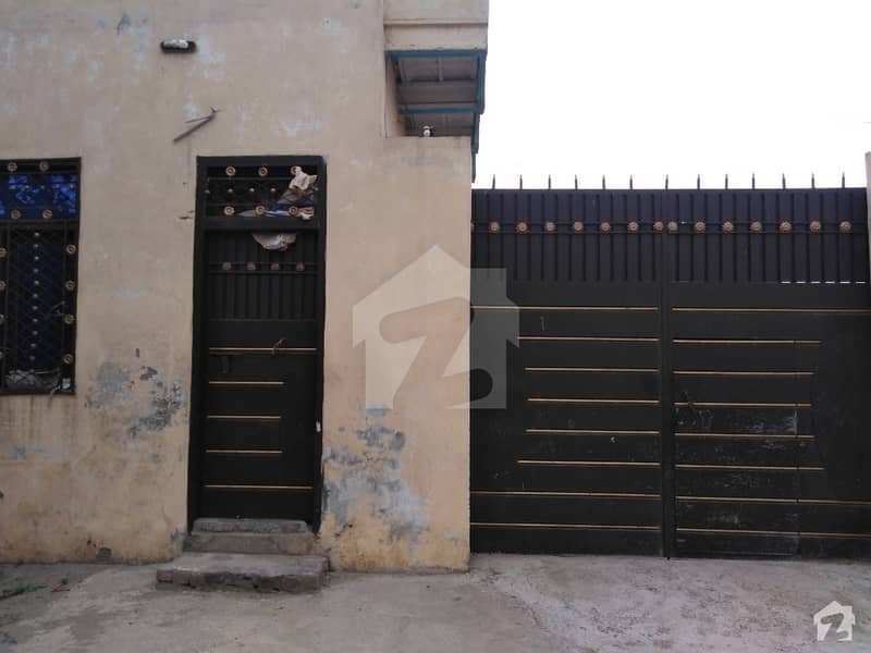Well-Built House Available in Good Location Well-Built House Available in Good Location