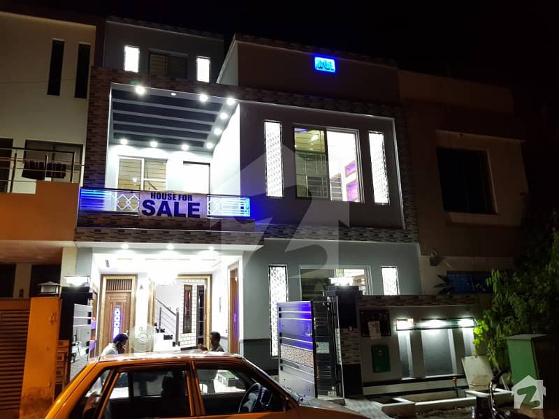 Prime Location 5 Marla Brand Designer  New House In Bahria Town Lahore