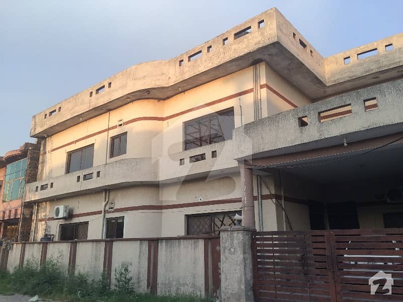 گلستان کالونی راولپنڈی میں 5 کمروں کا 8 مرلہ مکان 1.25 کروڑ میں برائے فروخت۔