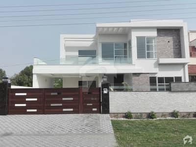 House Is Available On Good Location House Is Available On Good Location