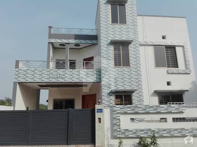 Here Is A Good Opportunity To Live In A Well-Built Here Is A Good Opportunity To Live In A Well-Built