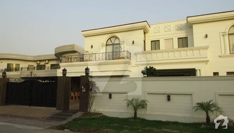 2 Kanal Fully Furnished Spectacular White House With Full Basement And Cinema Hall