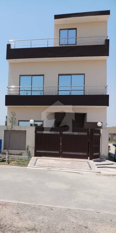 10 Marla Stunning House For Rent In Peaceful Society 10 Marla Stunning House For Rent In Peaceful Society