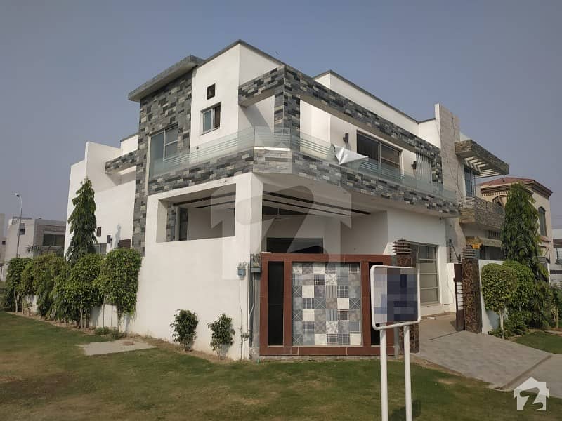 Syed Brothers Offer 7 Marla New Beautiful And Luxury Bungalow With Modern Front Elevation For Rent