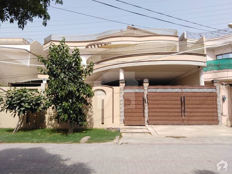 Here Is A Good Opportunity To Live In A Well-Built 1 Kanal Double Storey House