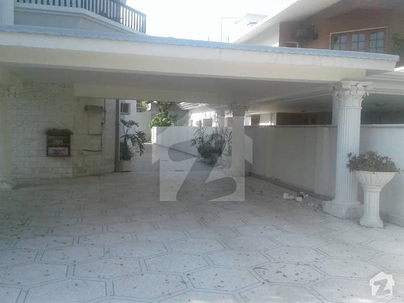 F-10 - 600 Double Storey House 5 Beds Kitchen 2 At Rent 155000