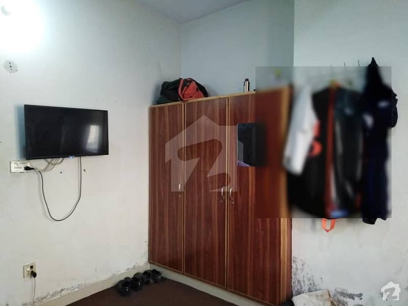Room Is Up For Rent In Canal Park Gulberg