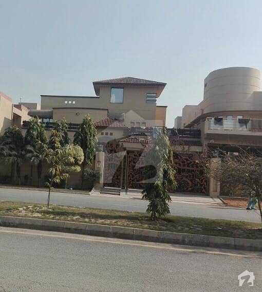گرین سٹی ۔ بلاک اے گرین سٹی لاہور میں 5 کمروں کا 1 کنال مکان 3.4 کروڑ میں برائے فروخت۔
