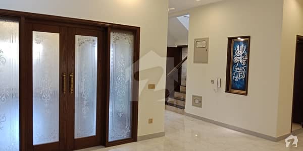 Elegant Modern Villa is Available For Sale Elegant Modern Villa is Available For Sale