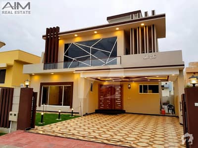 Luxurious 1 Kanal House With Decorated Lawn Luxurious 1 Kanal House With Decorated Lawn