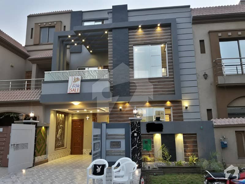 Top Located 5 Marla Brand New Luxury House In Bahria Town Lahore