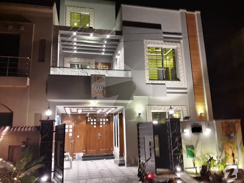 5 Marla Brand New House At Vip Location  In  Bahria Town Lahore