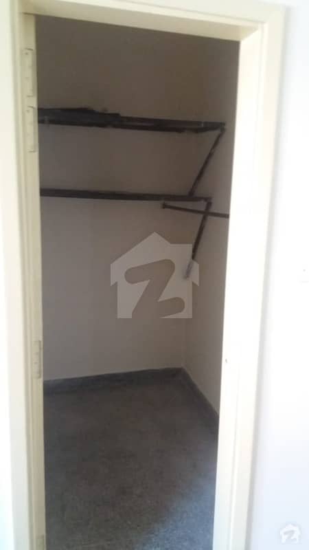Islamabad G-11 Flat Available For Sale