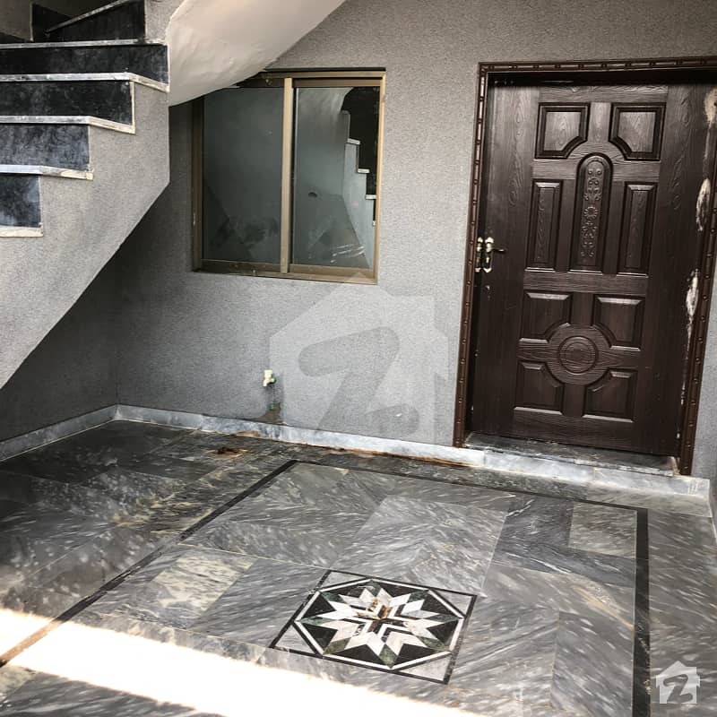 حمزہ ٹاؤن لاہور میں 2 کمروں کا 2 مرلہ مکان 27 لاکھ میں برائے فروخت۔