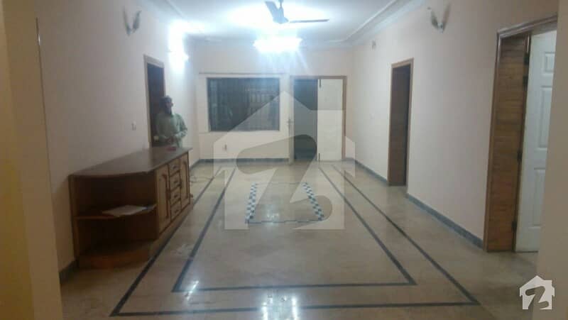 E 11 open basemnt extra lawn seprate meteer all factiles available ideal location near main road
