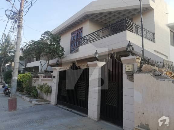 300yard beautiful well maintained independed bungalow in prime location of dha phase 4