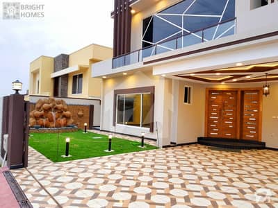 Luxurious 1 Kanal Designer House With A Large Decorated Lawn Luxurious 1 Kanal Designer House With A Large Decorated Lawn