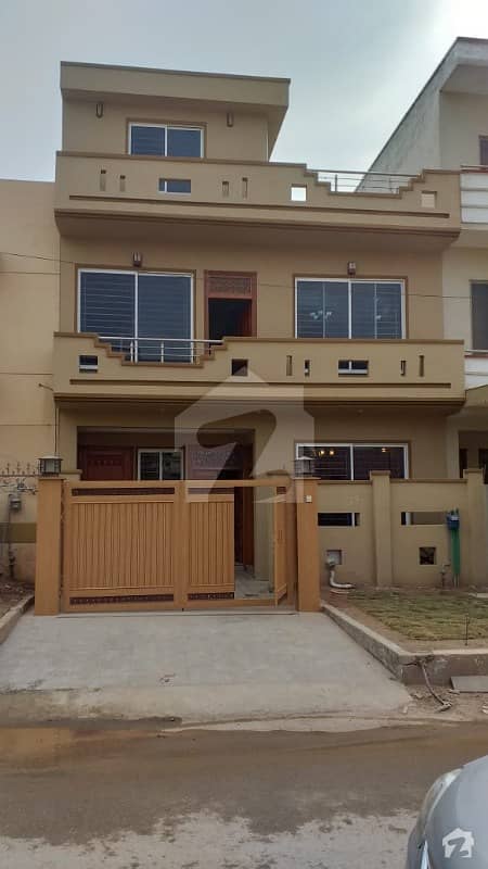 Beautiful Lavish Brand New House 25x40 G13 Islamabad