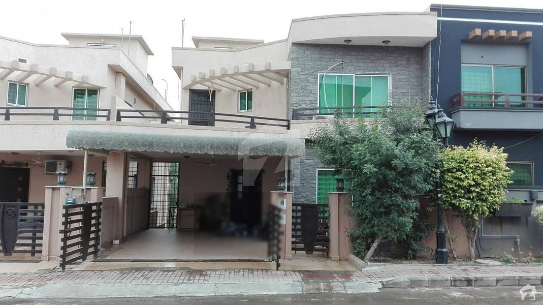 بحریہ ٹاؤن ۔ سفاری ولاز بحریہ ٹاؤن راولپنڈی راولپنڈی میں 7 کمروں کا 16 مرلہ مکان 2.7 کروڑ میں برائے فروخت۔
