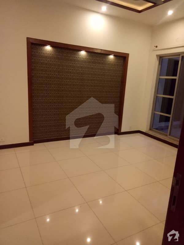 Fully Furnished 1 Bedroom for Ladies Clients Is Available For Rent In 1 Kanal House