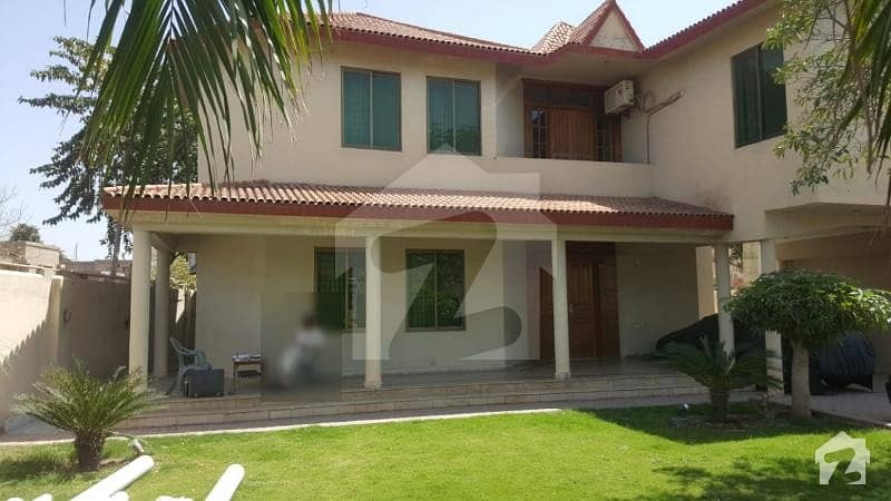 25 Marla Commercial Bungalow In Multan Available On Rent