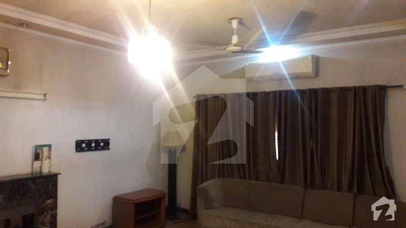 Best Location Luxury Portion For Rent With 2 Cars Parking Space