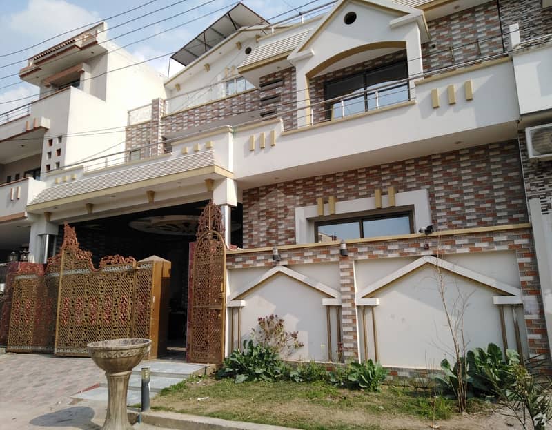 Here Is A Good Opportunity To Live In A Well-Built 12 Marla House Double Storey