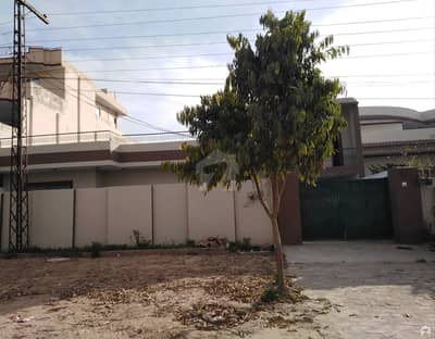 1 Kanal House For Rent At Very Good Location 1 Kanal House For Rent At Very Good Location