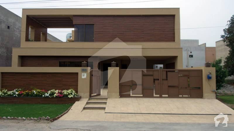 1 Kanal House Is Available For Sale In B Block Of Valencia Housing Society