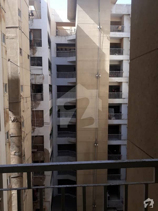کلفٹن ۔ بلاک 2 کلفٹن کراچی میں 3 کمروں کا 7 مرلہ فلیٹ 75 ہزار میں کرایہ پر دستیاب ہے۔