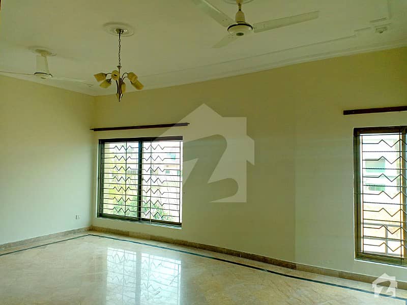 Very Nice 1 Kanal Upper Portion Is Available For Rent