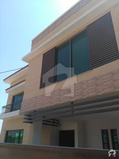 Well Built House Available Good Location Well Built House Available Good Location