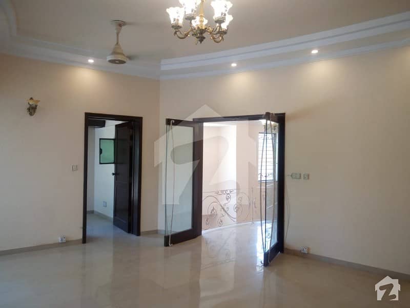 1 Kanal Full House Is Available For Rent Located In Phase 4 Dha Defence