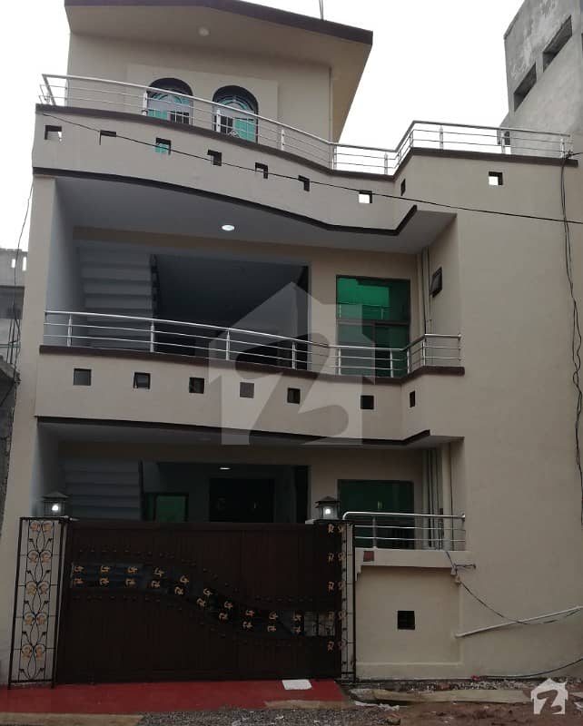گرین ایونیو اسلام آباد میں 4 کمروں کا 5 مرلہ مکان 1. 4 کروڑ میں برائے فروخت۔