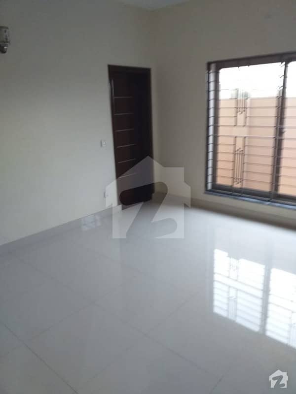 House For Rent  In  Lda Avenue