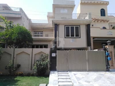 Here Is A Good Opportunity To Live In A Well-Built House Here Is A Good Opportunity To Live In A Well-Built House