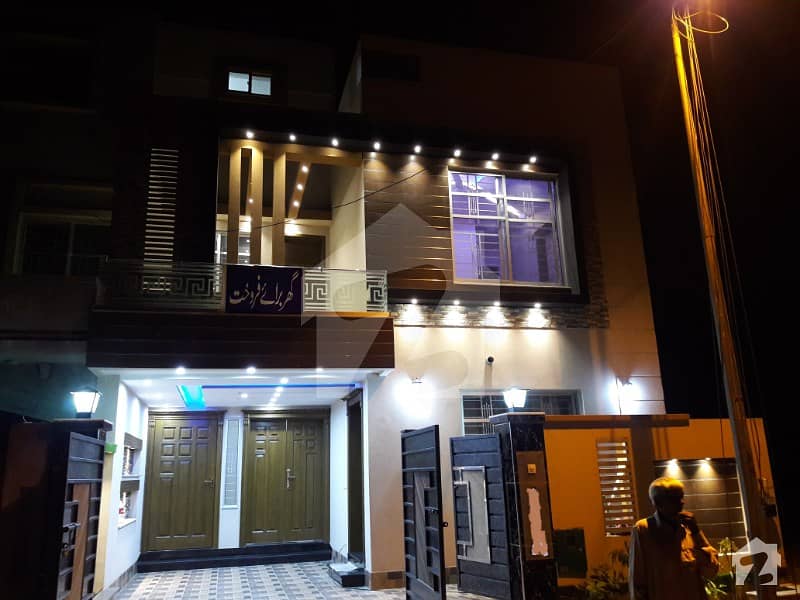 STATE OF THE ART VIP BRAND NEW 5 MARLA HOUSE FOR SALE IN BAHRIA TOWN LAHORE